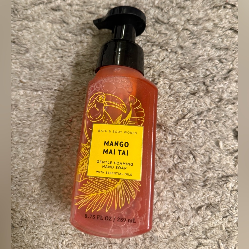Bath & Body Works Mango Mai Tai Fruity Gentle & Clean Foaming Hand Soap